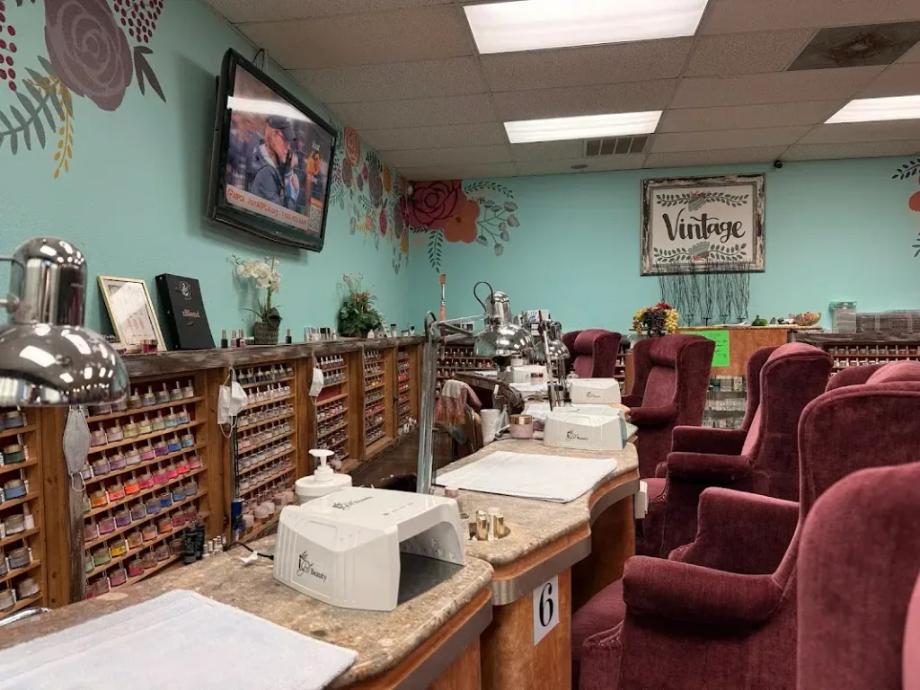 Vintage Nails & Spa — Beauty salon in Lubbock